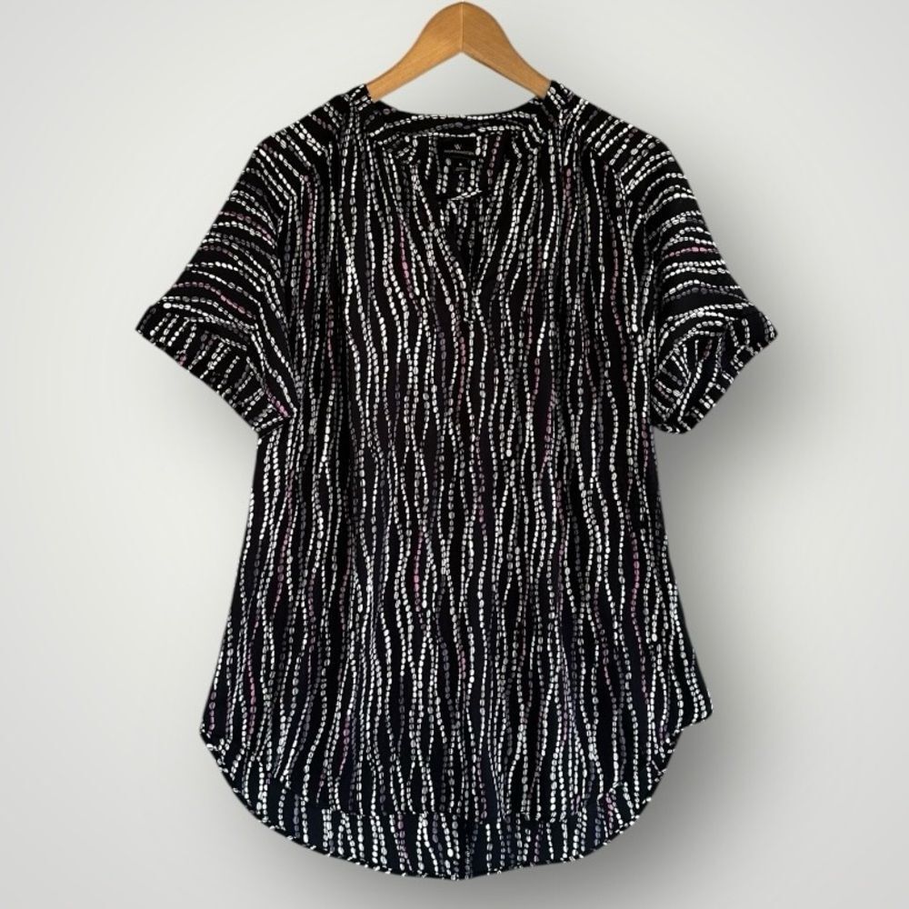 Black and White Patterned Women's Top